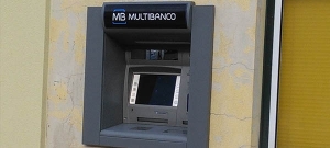 Multibanco instalado no edificio da junta